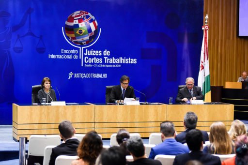 Ministros comparam a reforma trabalhista feita no Brasil com a de outros países