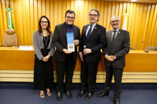 Servidor da Vara de Atibaia (SP) é premiado pelas contribuições que fez à Wiki VT