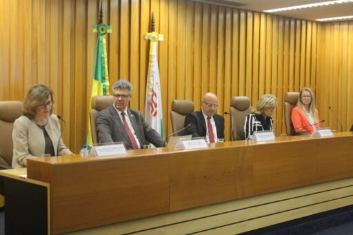 TRT de Santa Catarina apresenta programa de aprendizagem de adolescentes