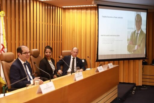 Ministro Balazeiro fala no Coleprecor sobre o tema do trabalho seguro e decente