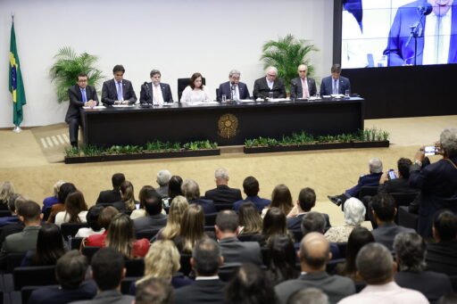 Coleprecor marca presença em sessão solene na Câmara dos Deputados pelos 20 anos do CSJT