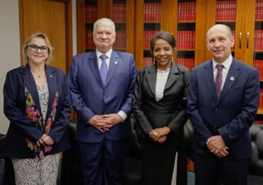 Ministro Edson Fachin recebe diretoria do Coleprecor para discutir fortalecimento da Justiça do Trabalho