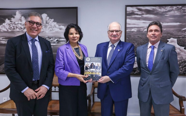 Nova diretoria do Coleprecor apresenta diretrizes e defende a competência da Justiça do Trabalho em reunião com o ministro Edson Fachin