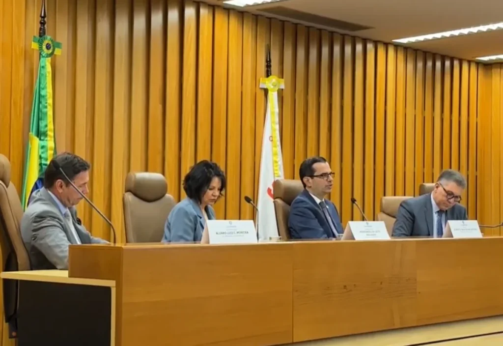 Durante reunião do Coleprecor, ministro Alberto Balazeiro incentiva ampliação do Programa de Aprendizagem nos TRTs