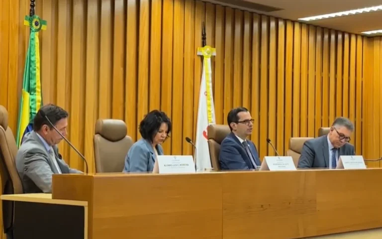 Durante reunião do Coleprecor, ministro Alberto Balazeiro incentiva ampliação do Programa de Aprendizagem nos TRTs