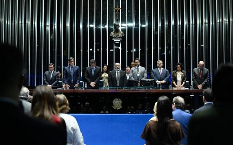 Presidente do Coleprecor integra mesa de honra em sessão solene no Senado pelos 80 anos do TST